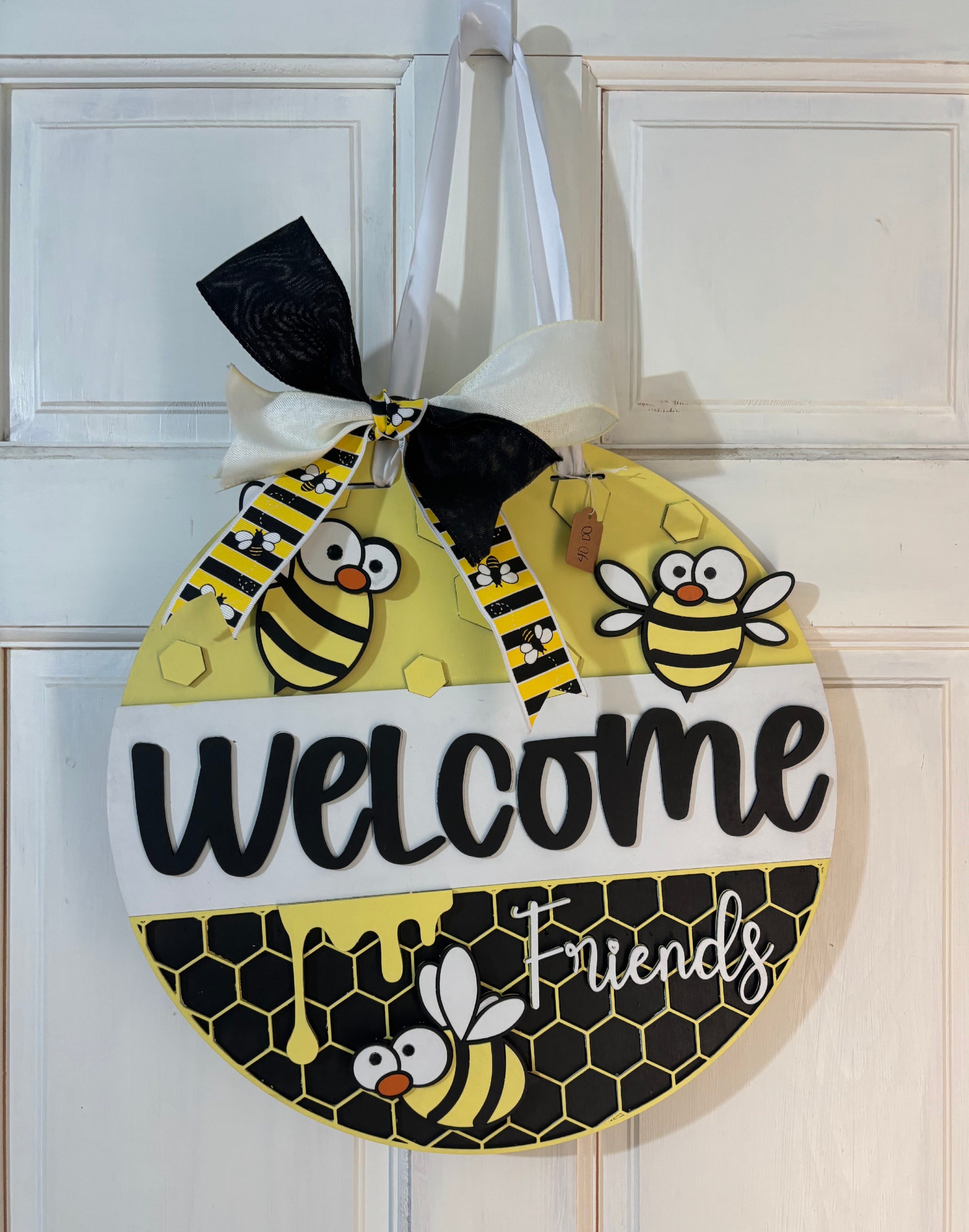 Door Hanger Bee Welcome Friends 16 Inch