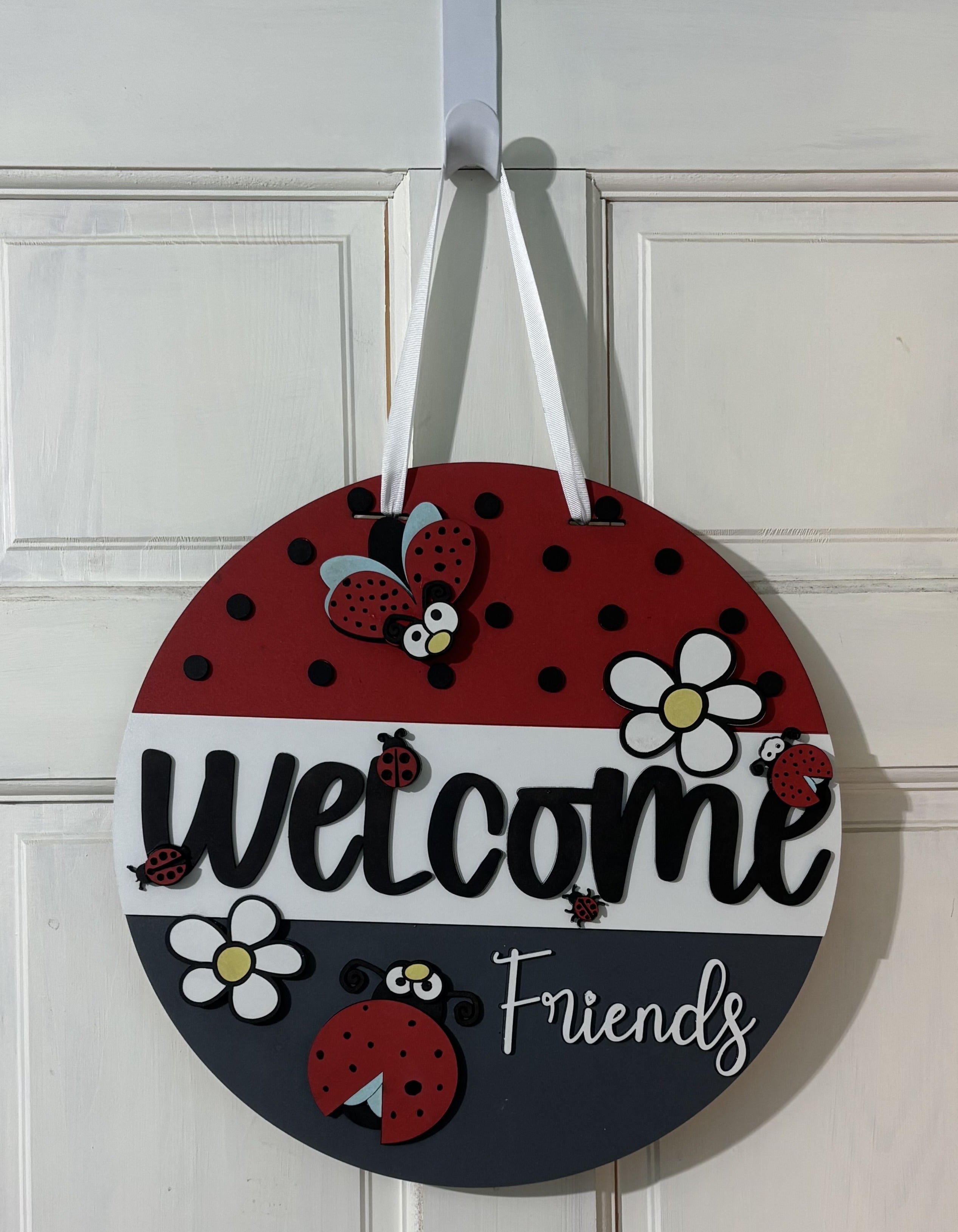 Door Hanger Welcome Friends with ladybugs 16 inch